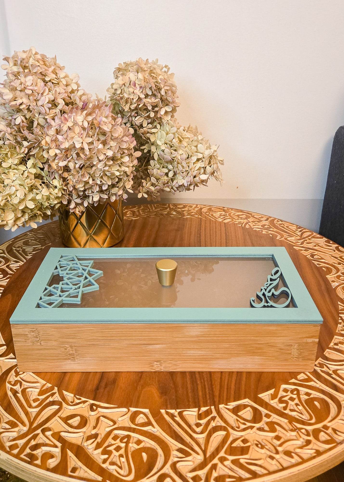 Serving box with frosted lid - sleekkut