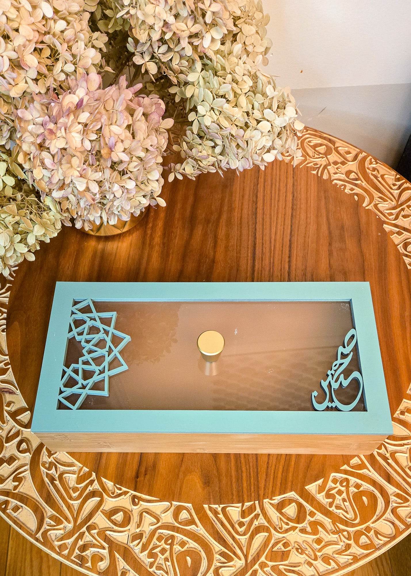 Serving box with frosted lid - sleekkut